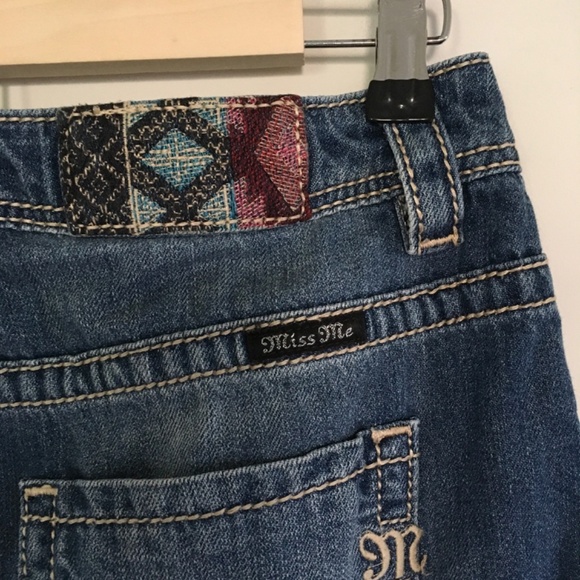 Miss Me High Rise Jean Skirt Southwestern Embroidered Aztec Cotton Denim Size 28 - Picture 2 of 15
